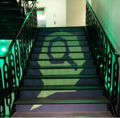searchlove_stairs